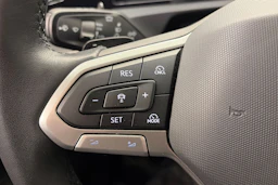 harmaa Volkswagen Tiguan 2024 kuva 20.