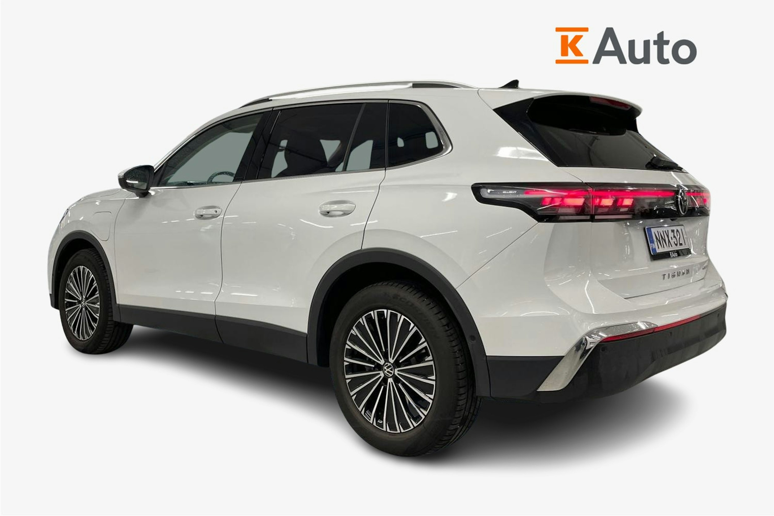 valkoinen Volkswagen Tiguan 2024 kuva 2.