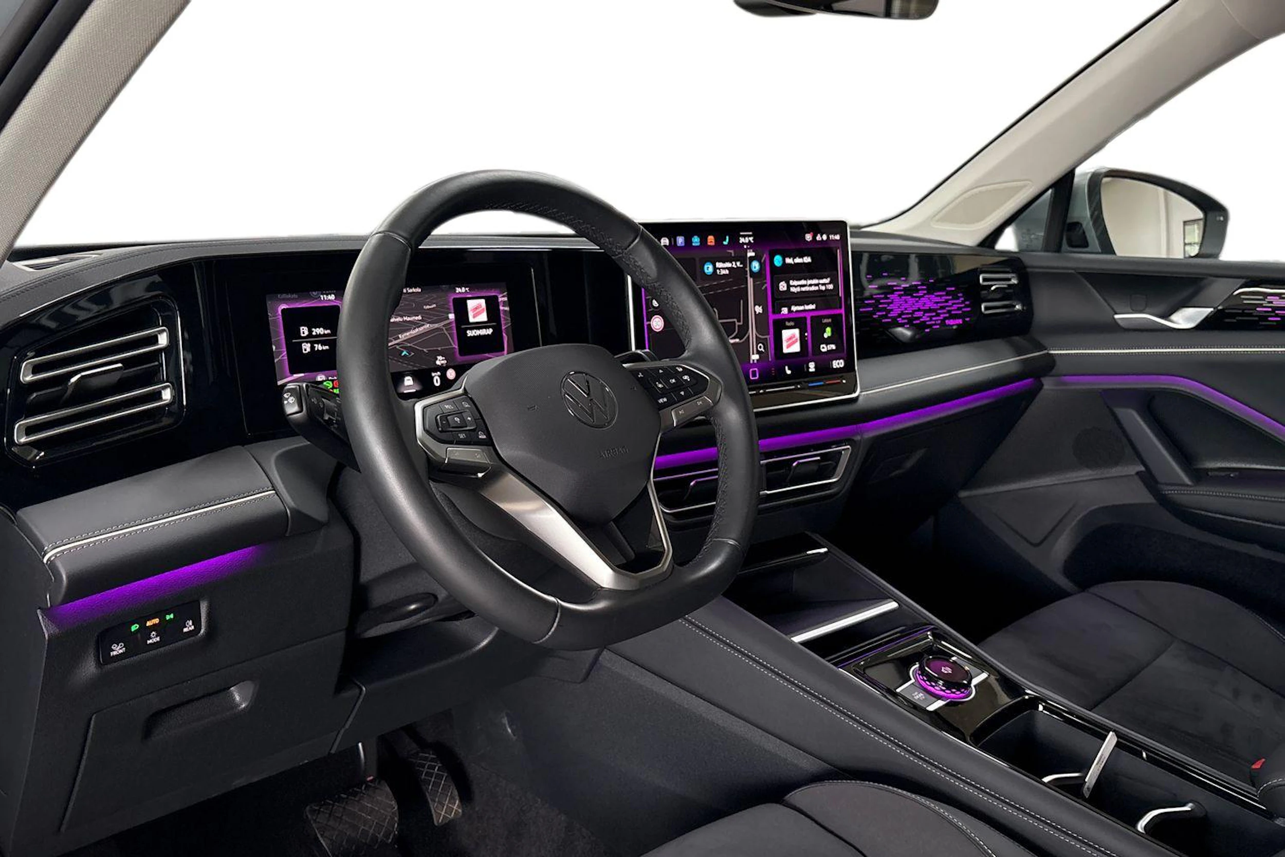 Harmaa Volkswagen Tiguan 2024 kuva 6.