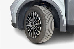 Harmaa Volkswagen Tiguan 2024 kuva 9.