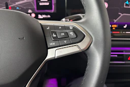 Harmaa Volkswagen Tiguan 2024 kuva 15.