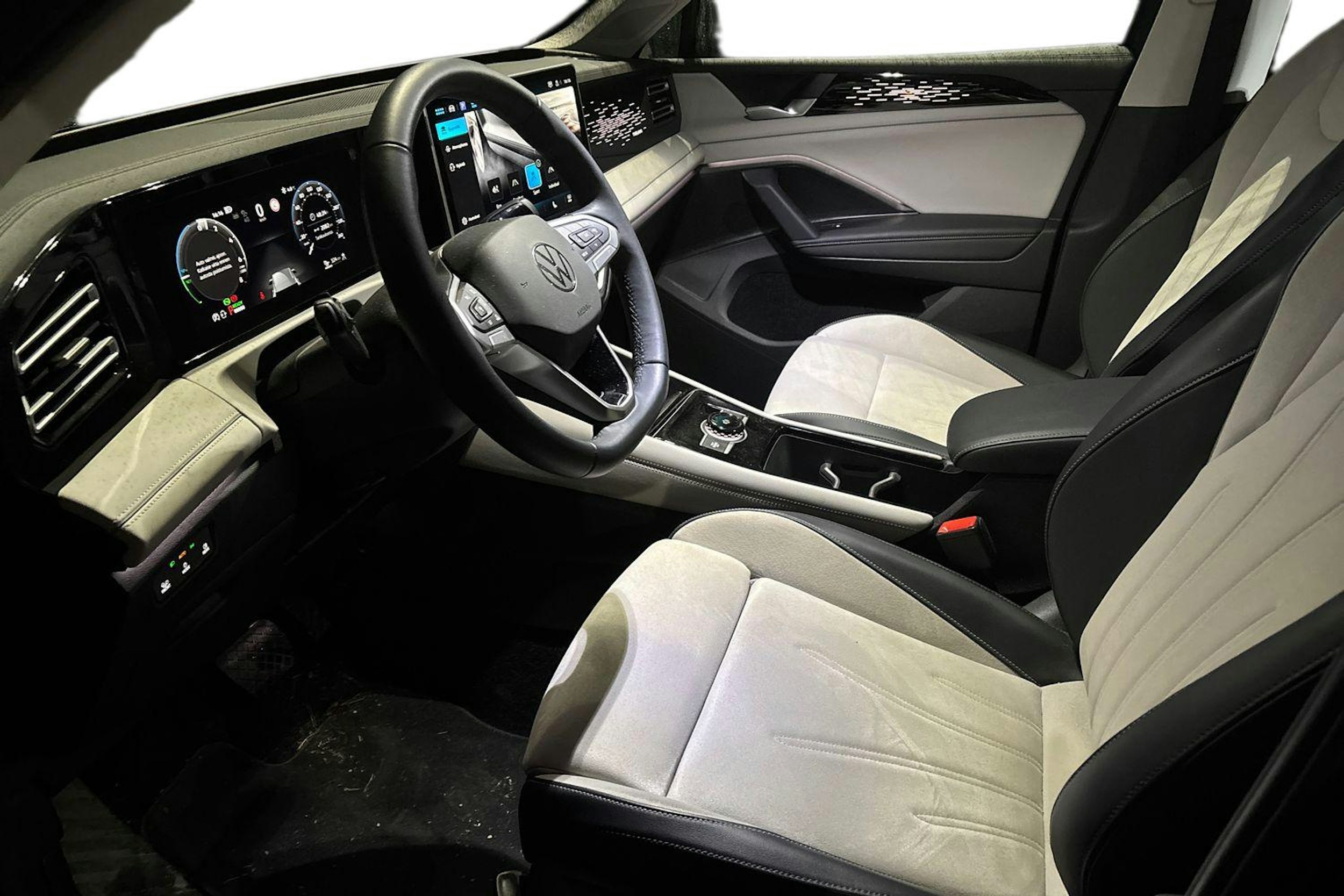 sininen Volkswagen Tiguan 2024 kuva 3.