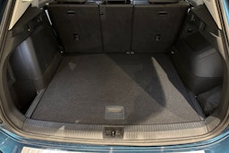 sininen Volkswagen Tiguan 2024 kuva 16.