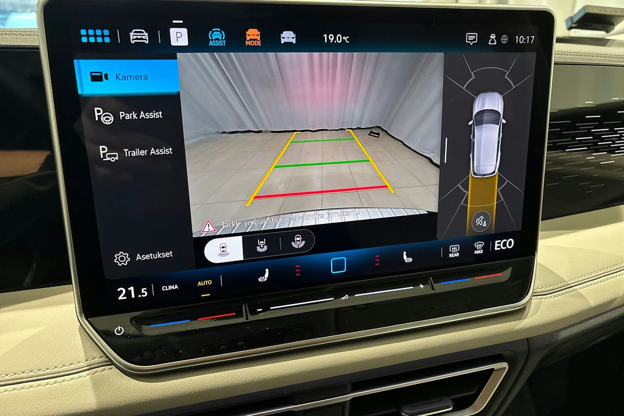 sininen Volkswagen Tiguan 2024 kuva 20.