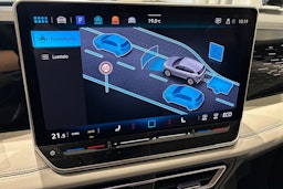 sininen Volkswagen Tiguan 2024 kuva 26.