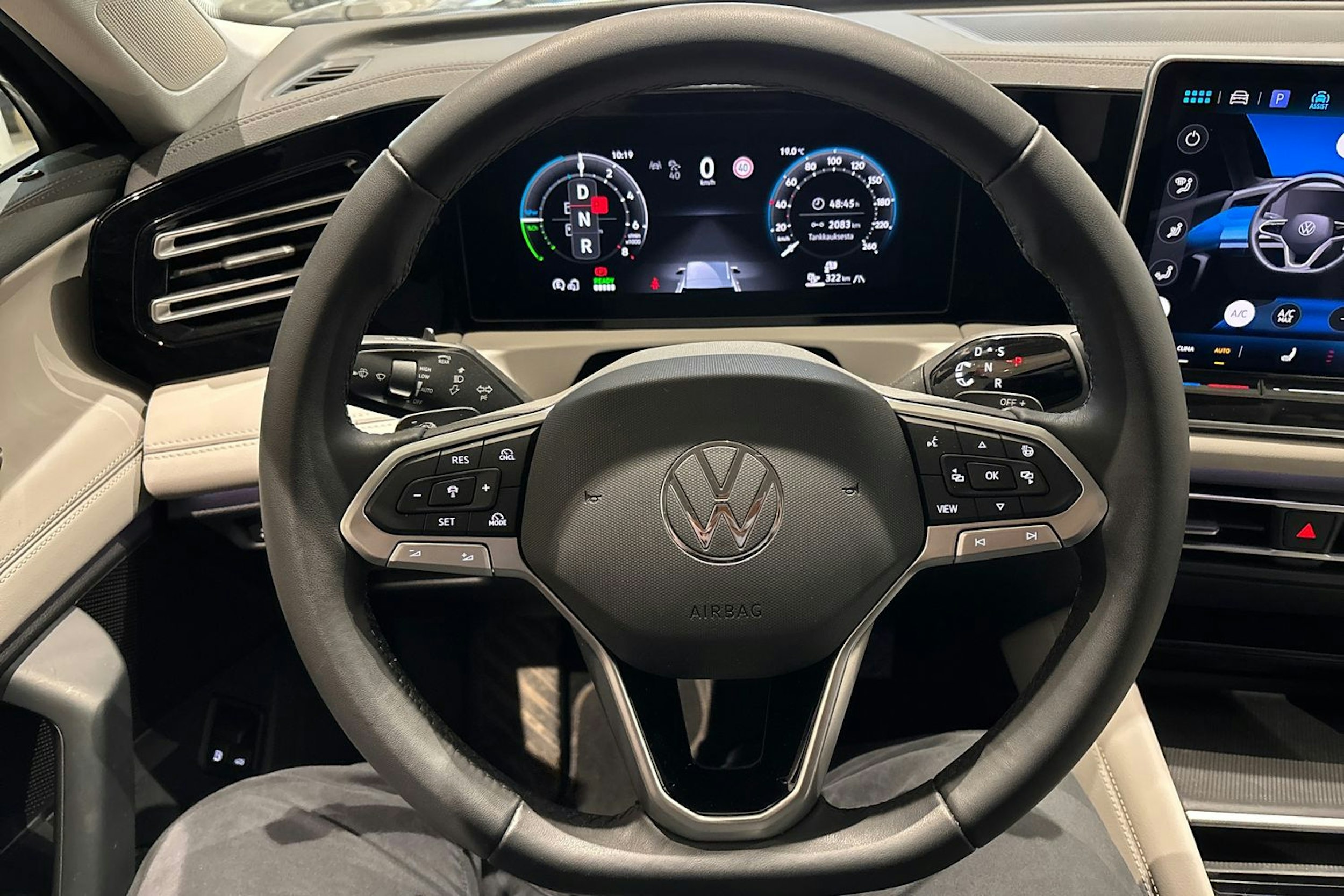 sininen Volkswagen Tiguan 2024 kuva 29.