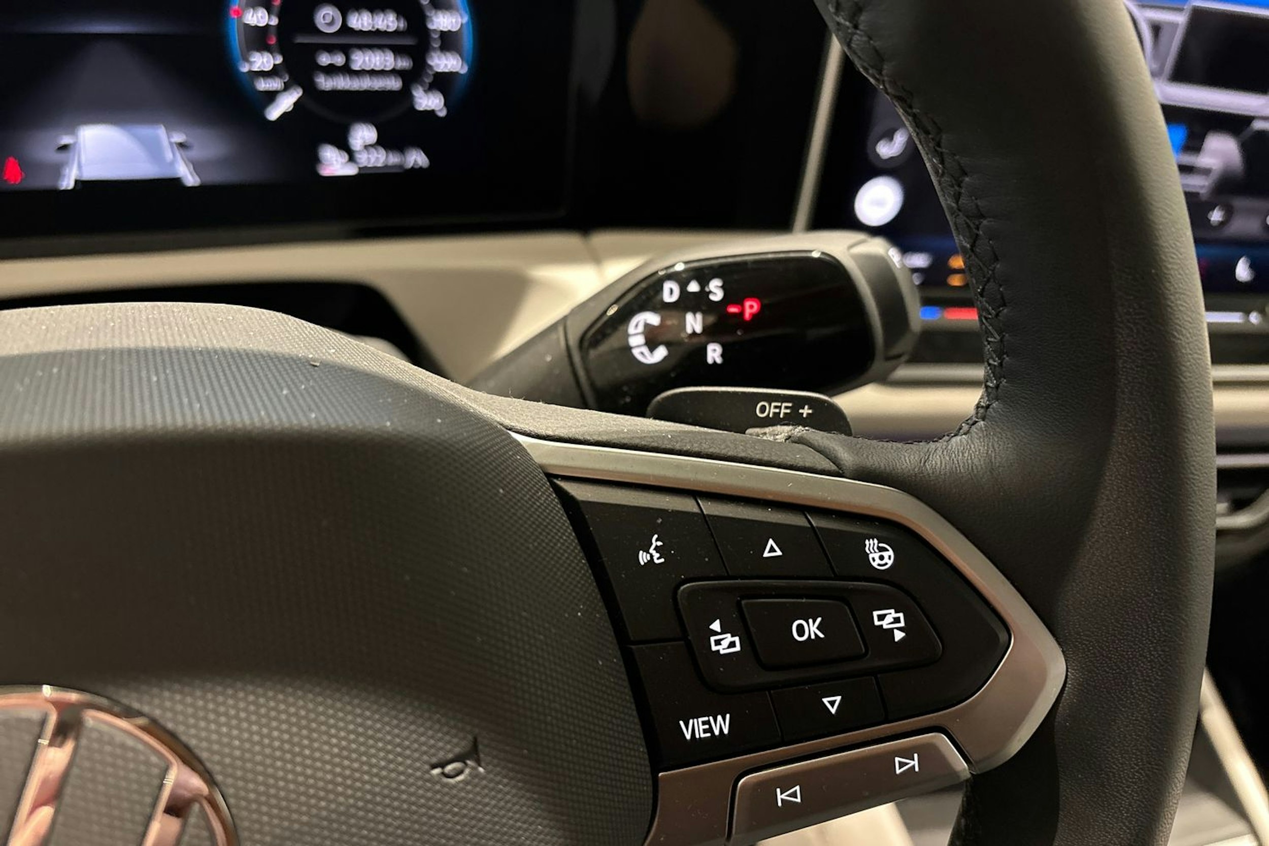 sininen Volkswagen Tiguan 2024 kuva 31.