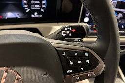 sininen Volkswagen Tiguan 2024 kuva 31.