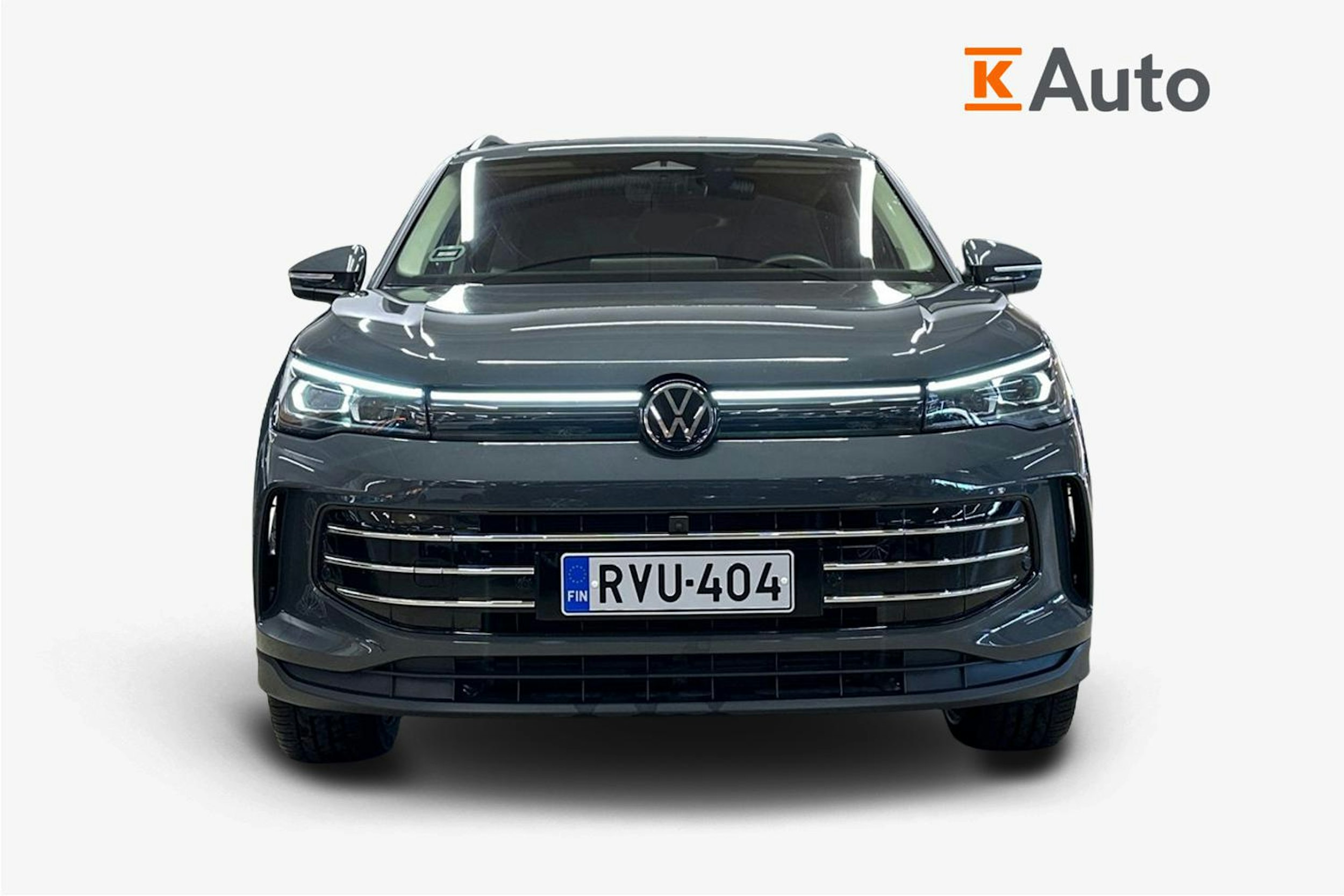 harmaa Volkswagen Tiguan 2024 kuva 5.