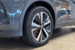harmaa Volkswagen Tiguan 2024 kuva 11.