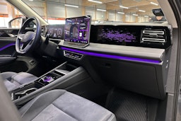 harmaa Volkswagen Tiguan 2024 kuva 14.