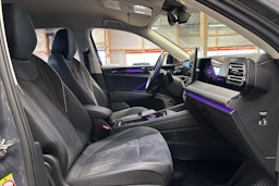 harmaa Volkswagen Tiguan 2024 kuva 15.