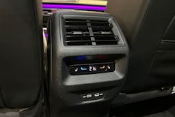 harmaa Volkswagen Tiguan 2024 kuva 17.