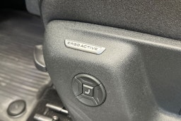 harmaa Volkswagen Tiguan 2024 kuva 19.