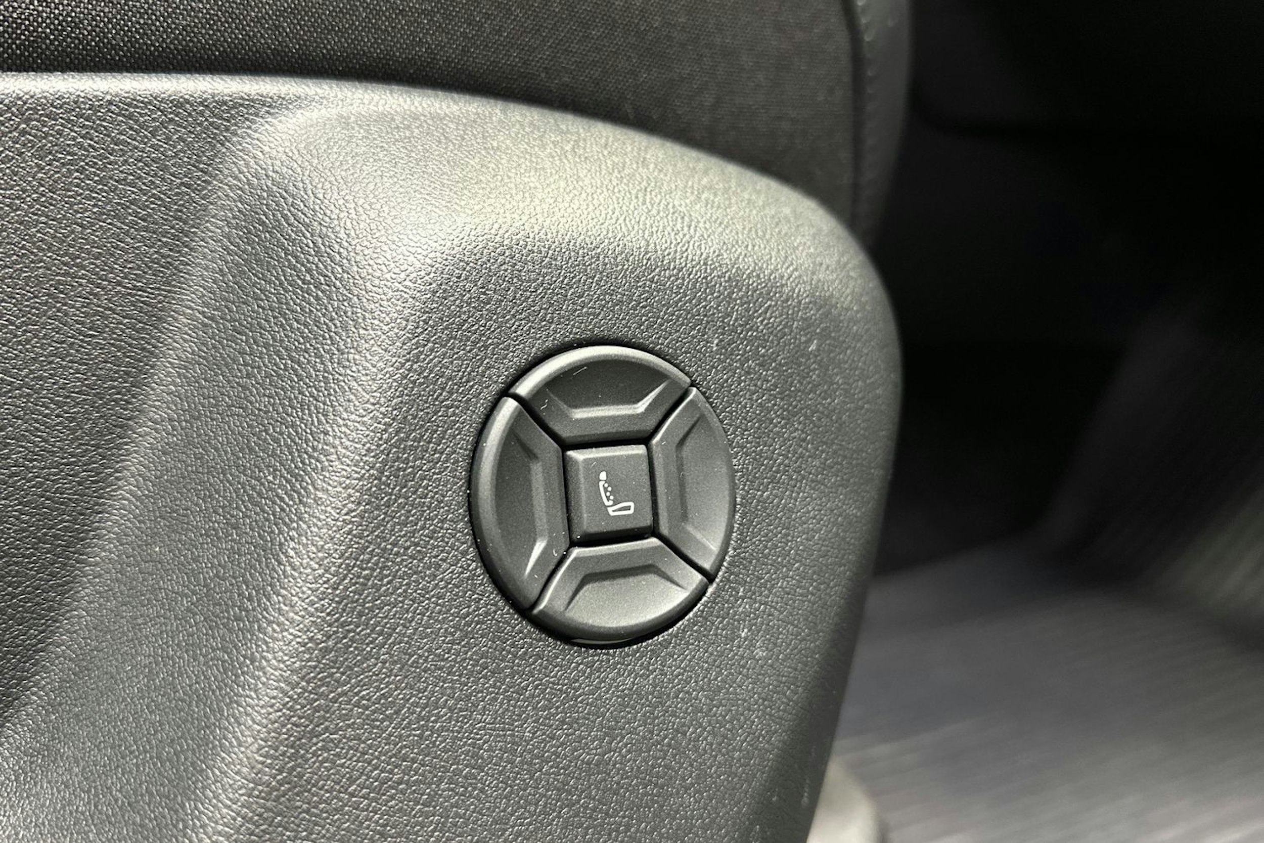 harmaa Volkswagen Tiguan 2024 kuva 20.
