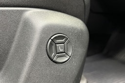 harmaa Volkswagen Tiguan 2024 kuva 20.