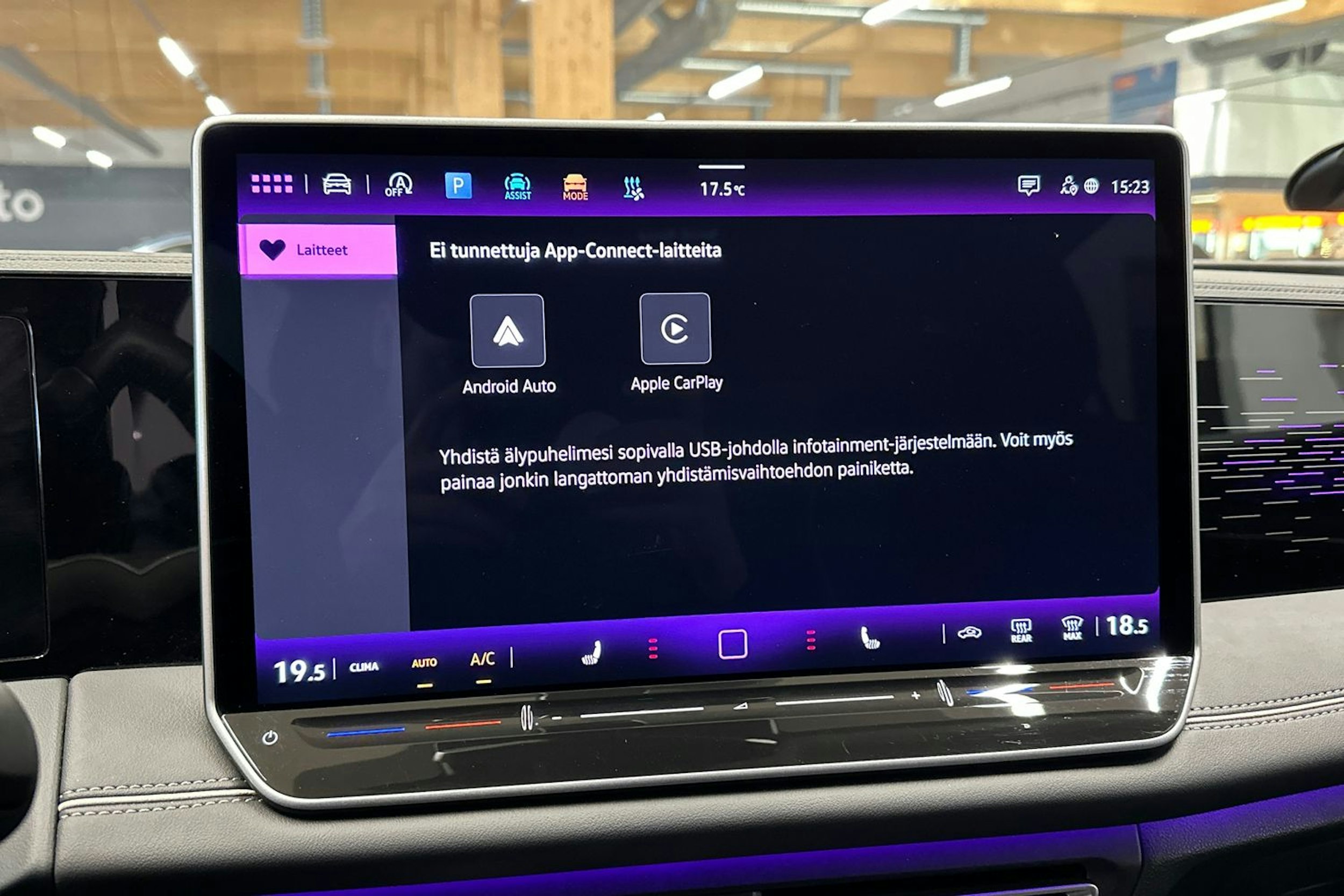 harmaa Volkswagen Tiguan 2024 kuva 24.