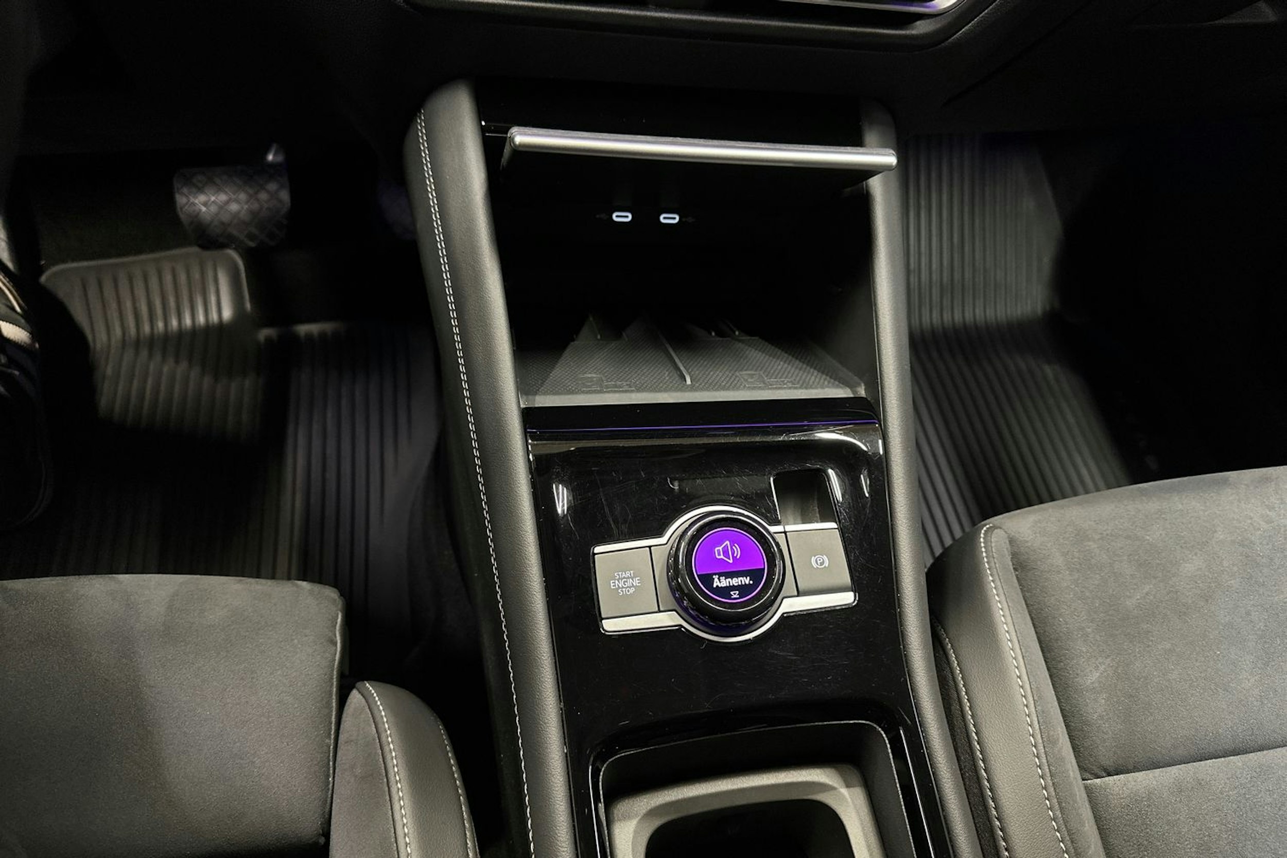 harmaa Volkswagen Tiguan 2024 kuva 28.