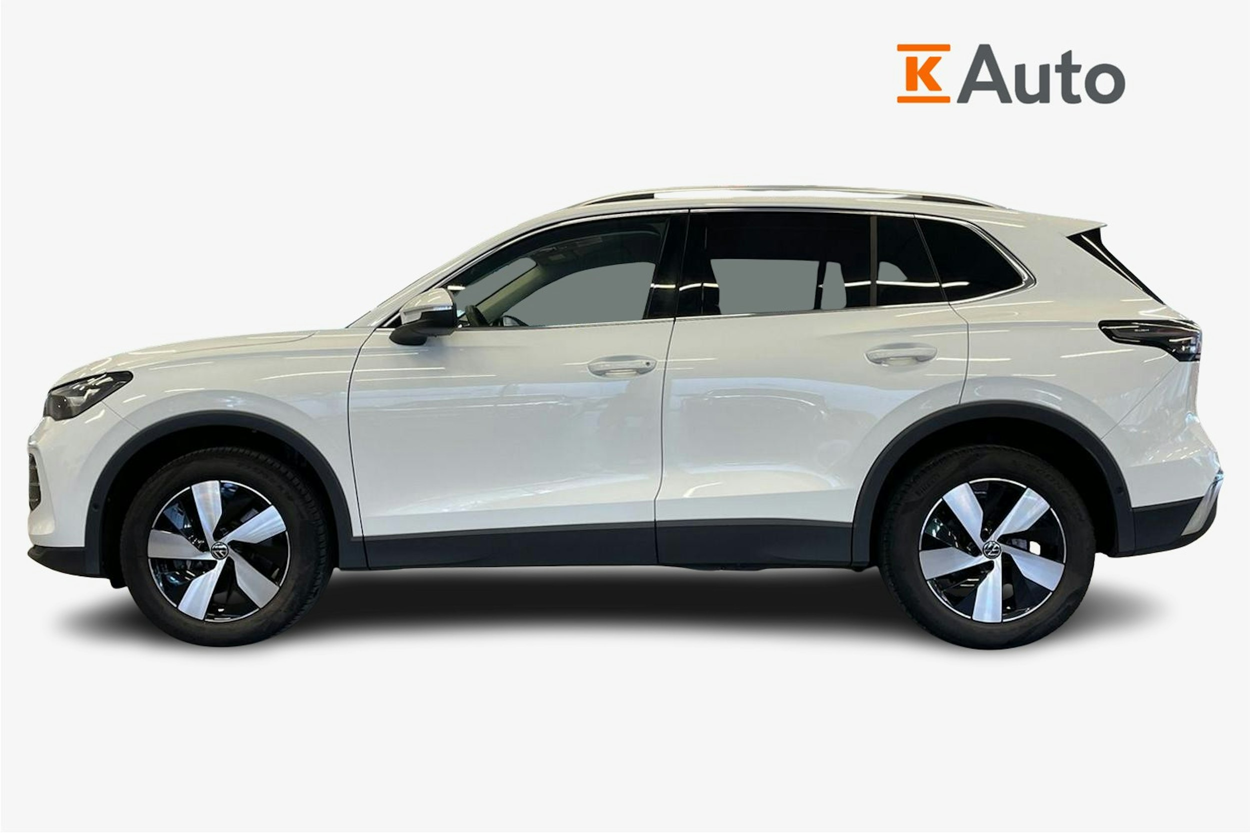 valkoinen Volkswagen Tiguan 2024 kuva 6.