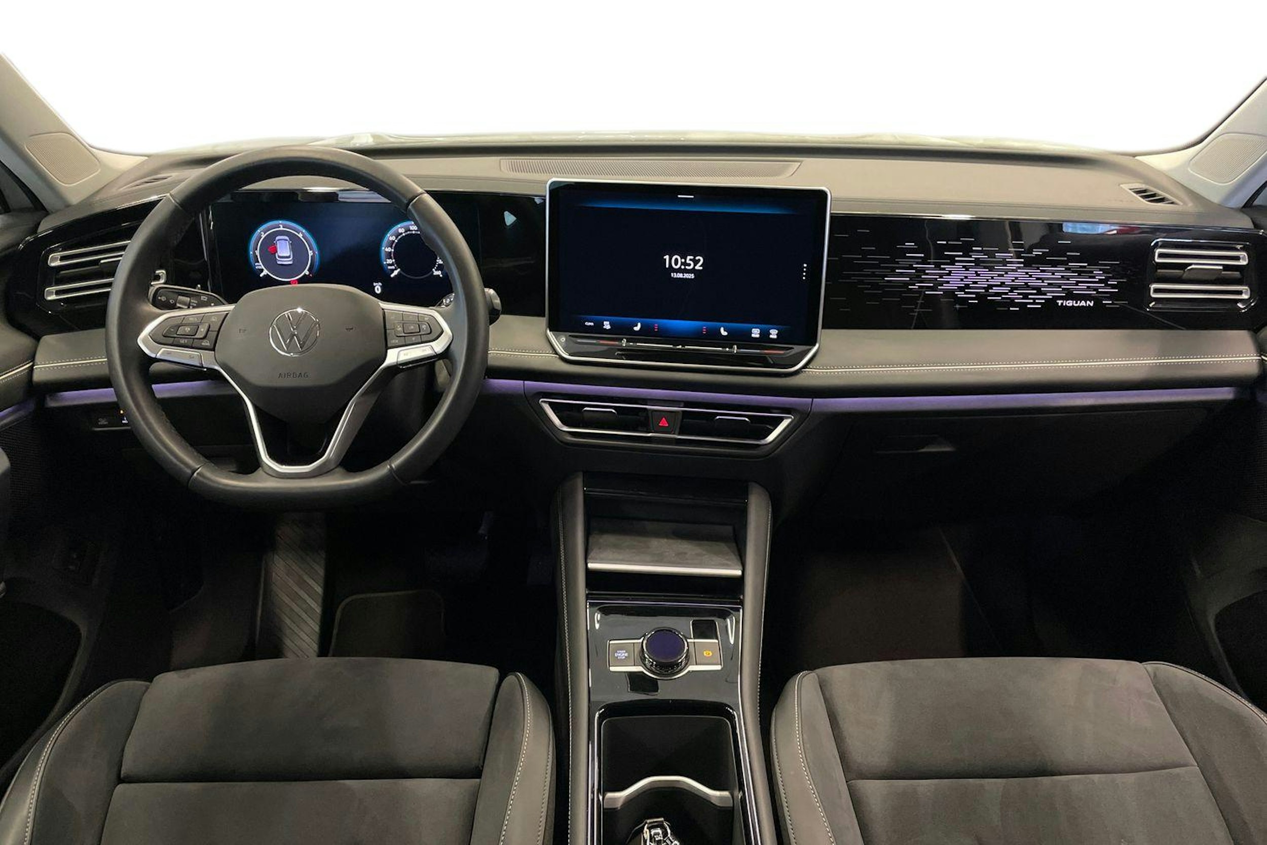 valkoinen Volkswagen Tiguan 2024 kuva 9.
