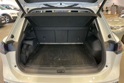 valkoinen Volkswagen Tiguan 2024 kuva 15.