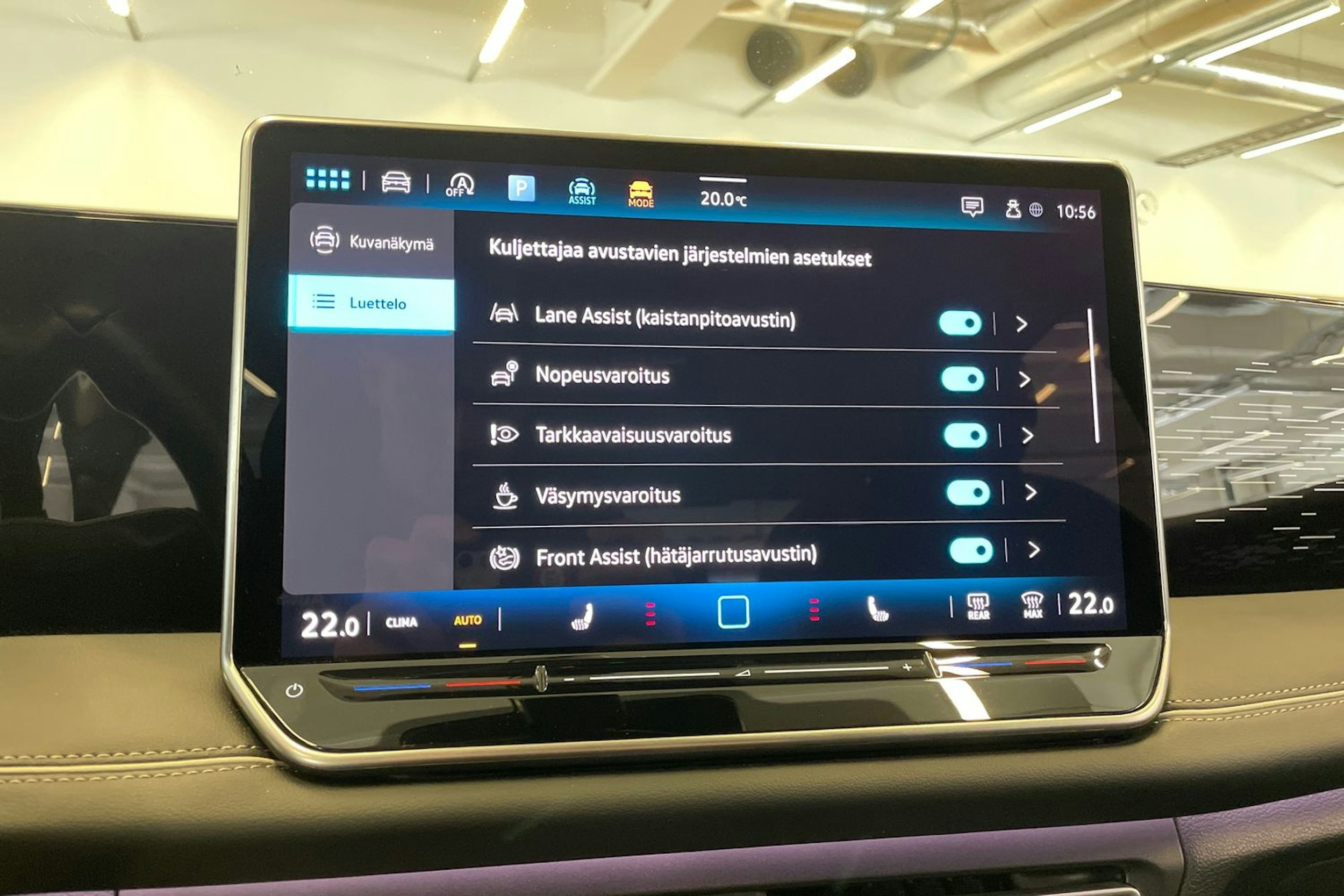 valkoinen Volkswagen Tiguan 2024 kuva 19.