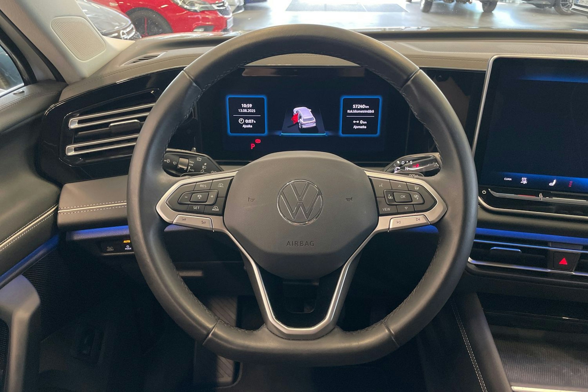 valkoinen Volkswagen Tiguan 2024 kuva 26.