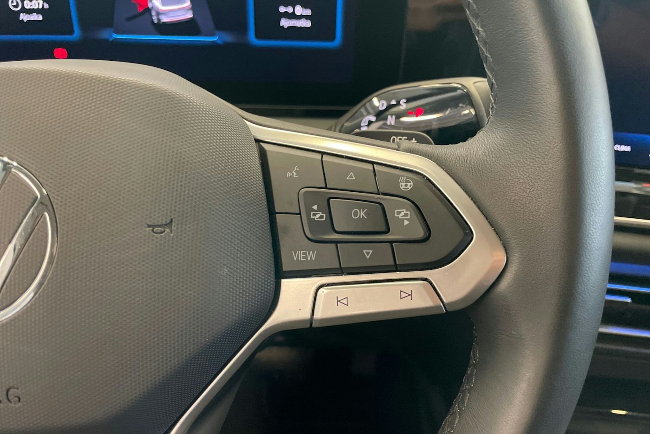 valkoinen Volkswagen Tiguan 2024 kuva 27.