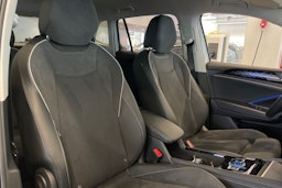 valkoinen Volkswagen Tiguan 2024 kuva 29.