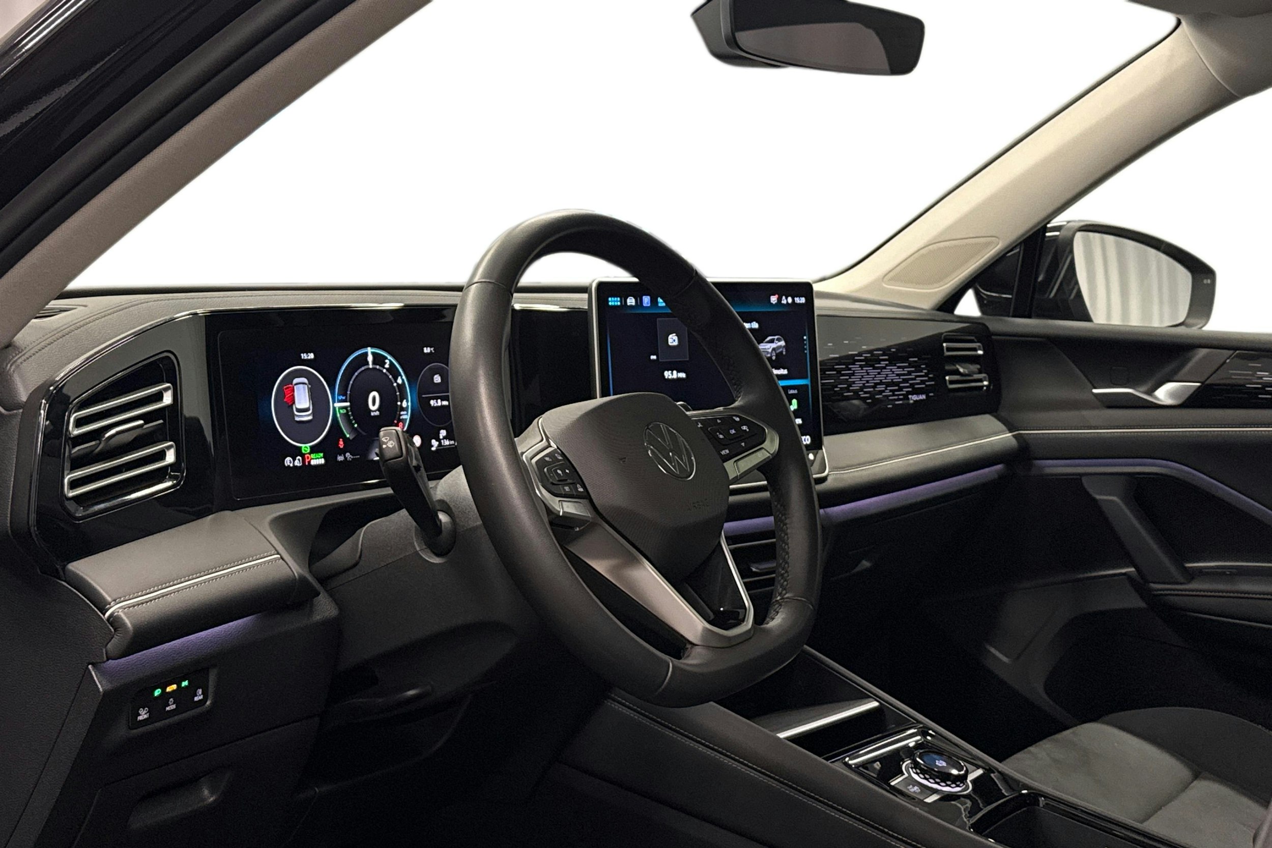 musta Volkswagen Tiguan 2024 kuva 7.