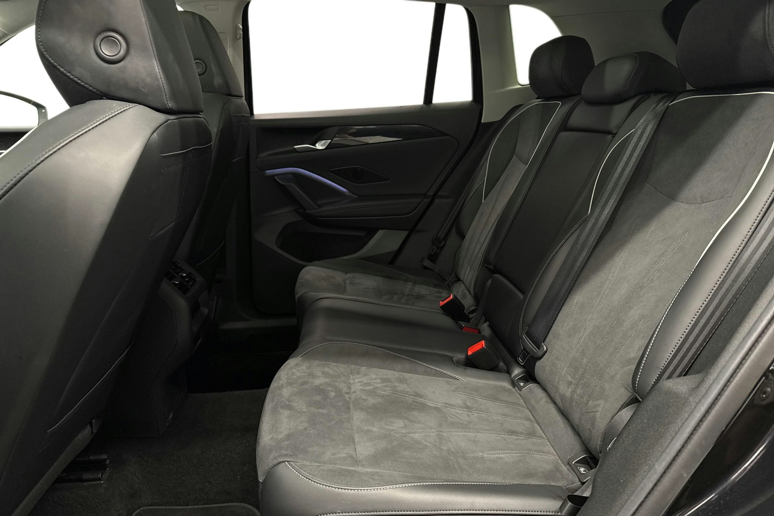 musta Volkswagen Tiguan 2024 kuva 10.