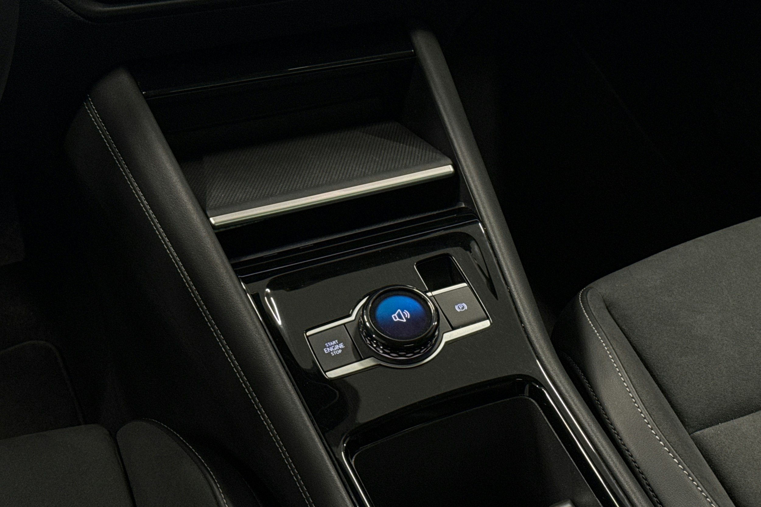 musta Volkswagen Tiguan 2024 kuva 25.