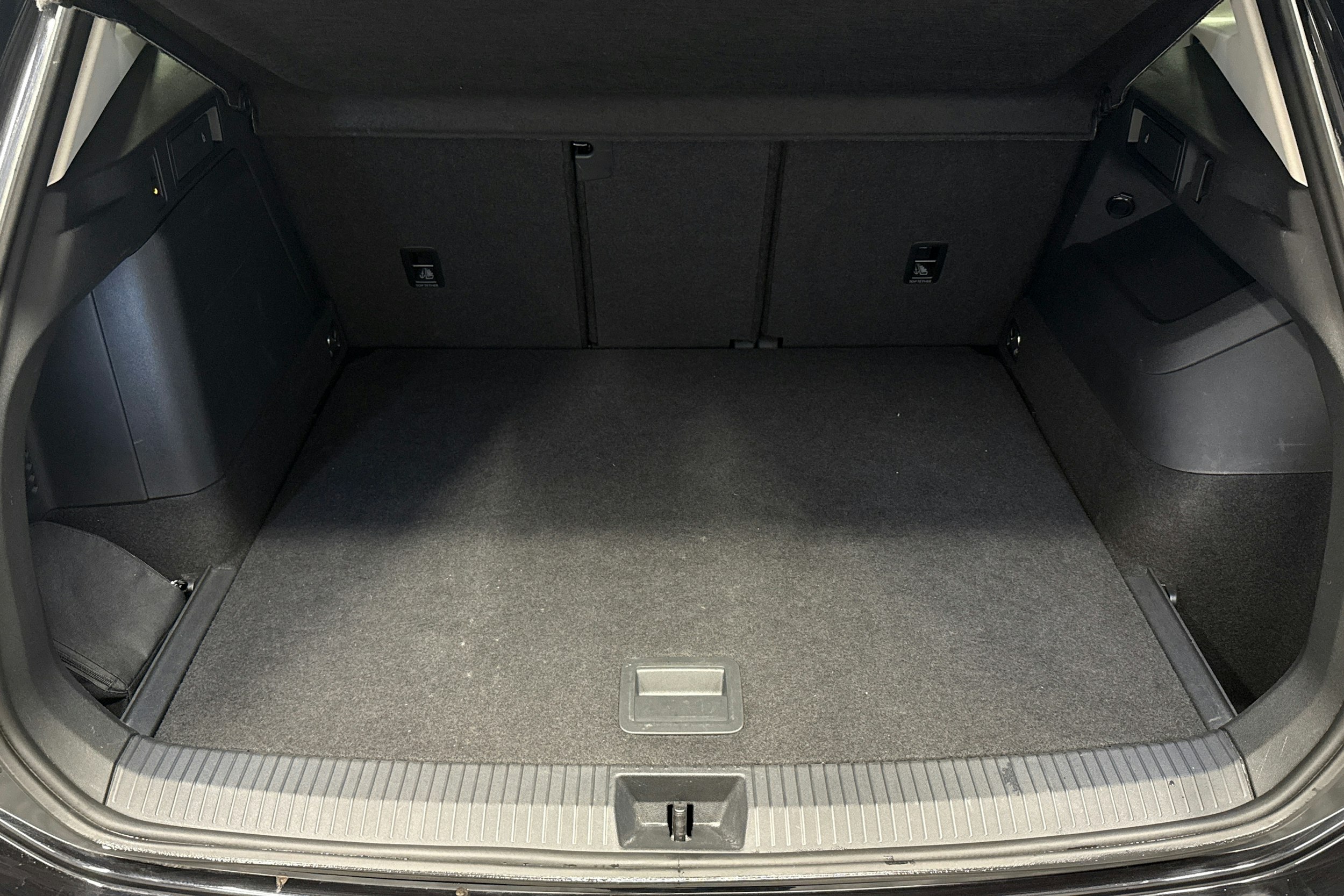 musta Volkswagen Tiguan 2024 kuva 28.