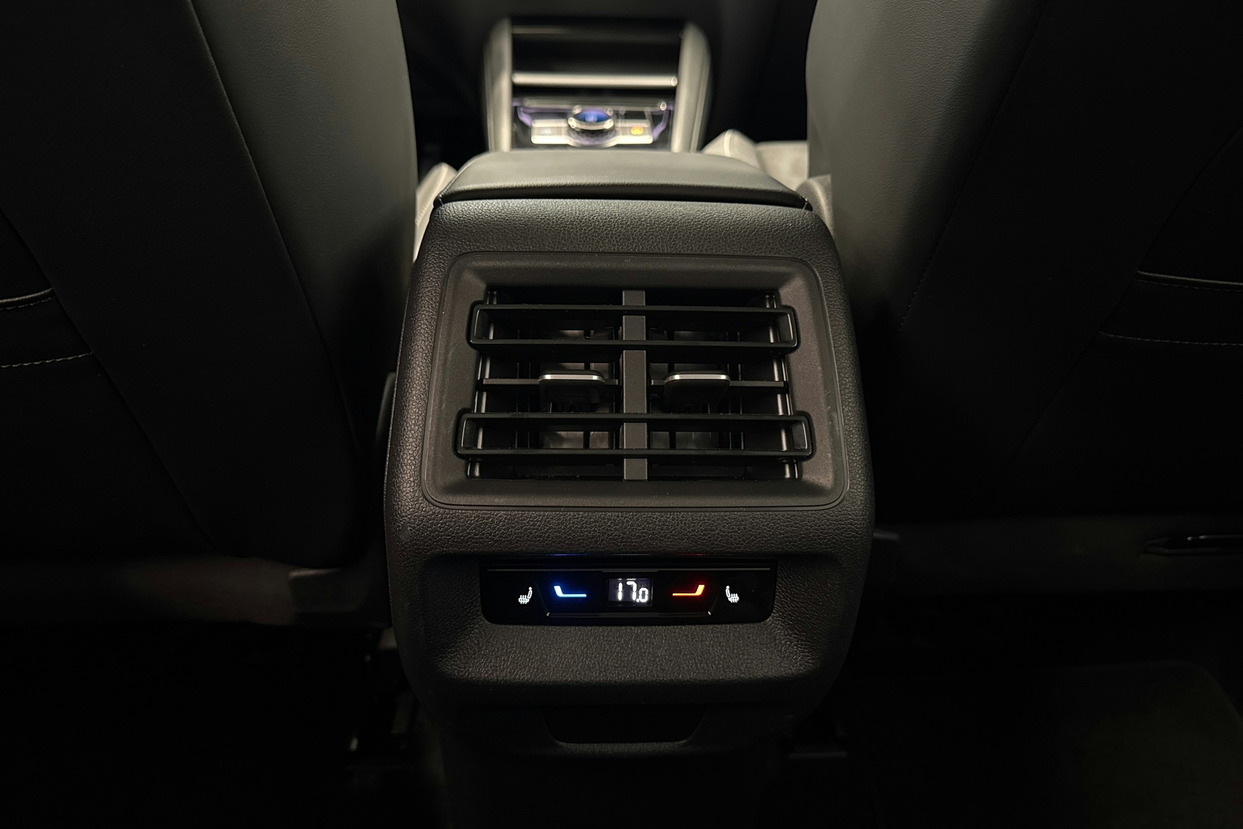 valkoinen Volkswagen Tiguan 2024 kuva 13.