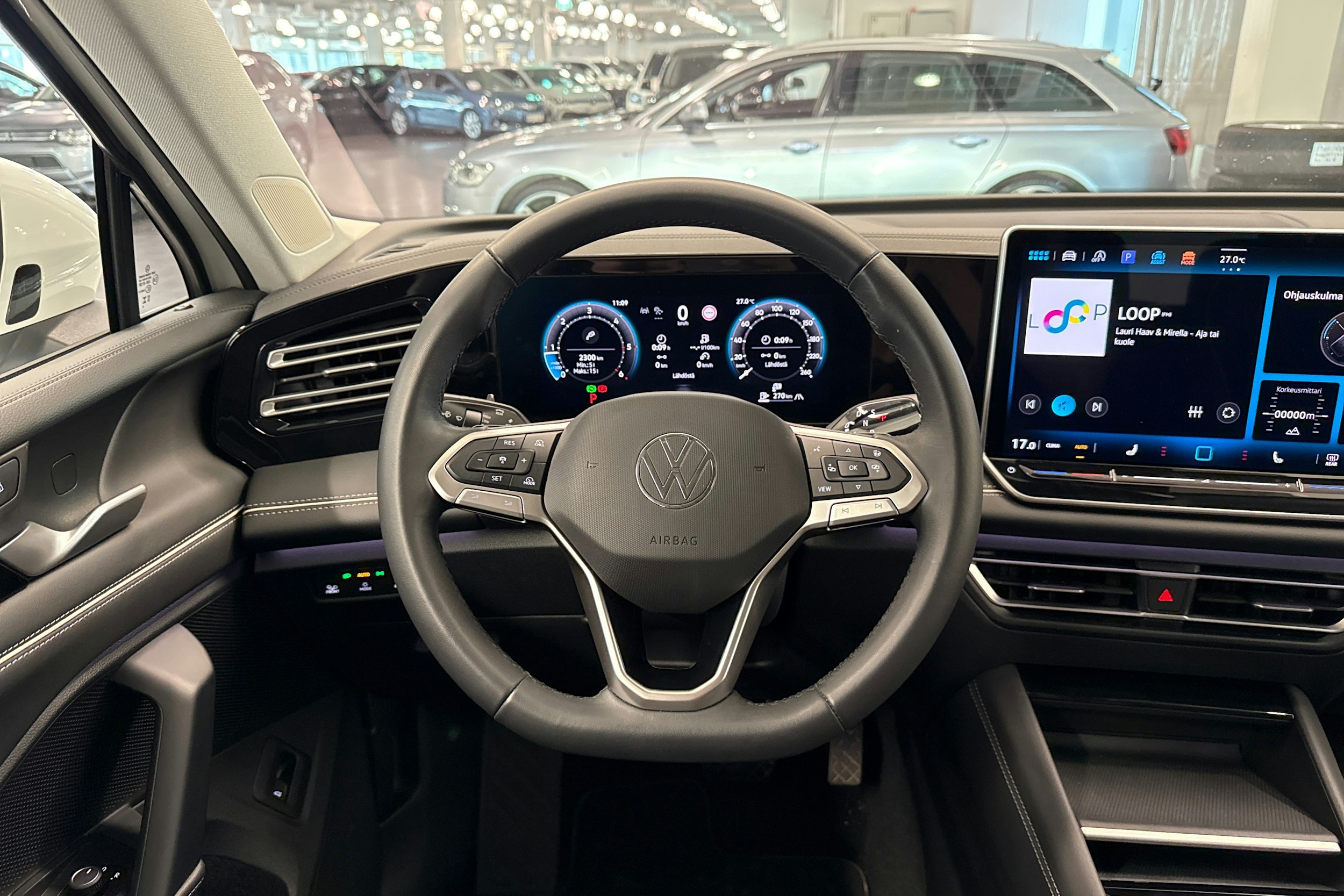 valkoinen Volkswagen Tiguan 2024 kuva 15.