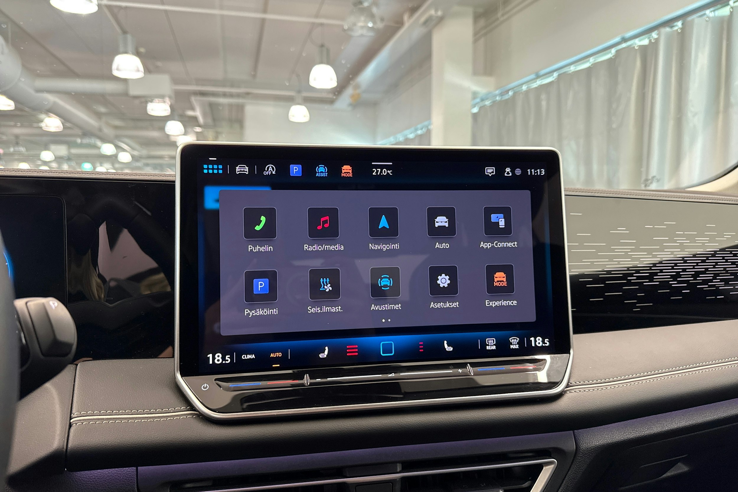 valkoinen Volkswagen Tiguan 2024 kuva 25.