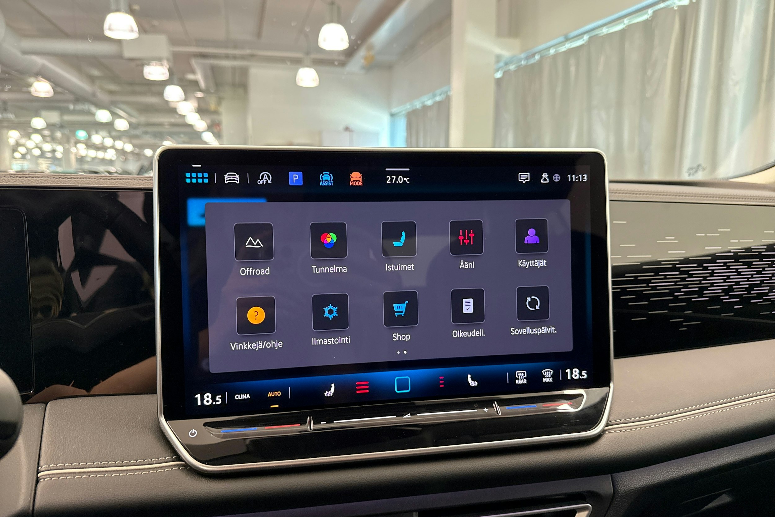 valkoinen Volkswagen Tiguan 2024 kuva 27.