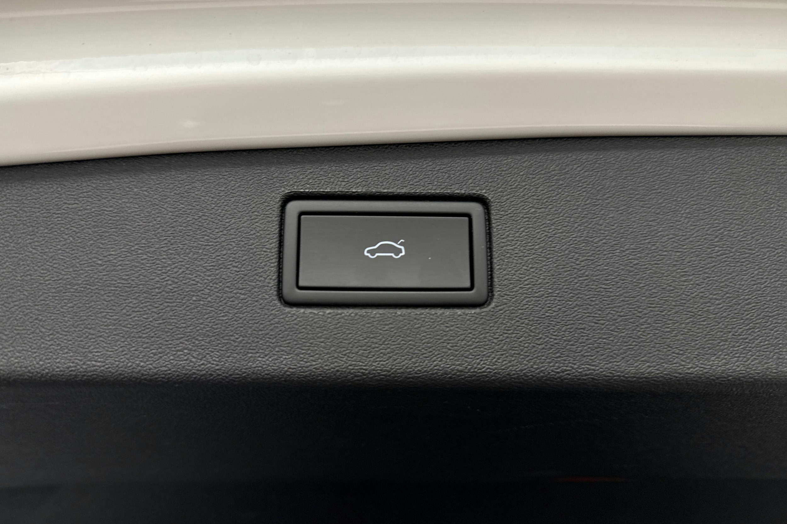 valkoinen Volkswagen Tiguan 2024 kuva 37.