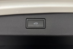 valkoinen Volkswagen Tiguan 2024 kuva 37.