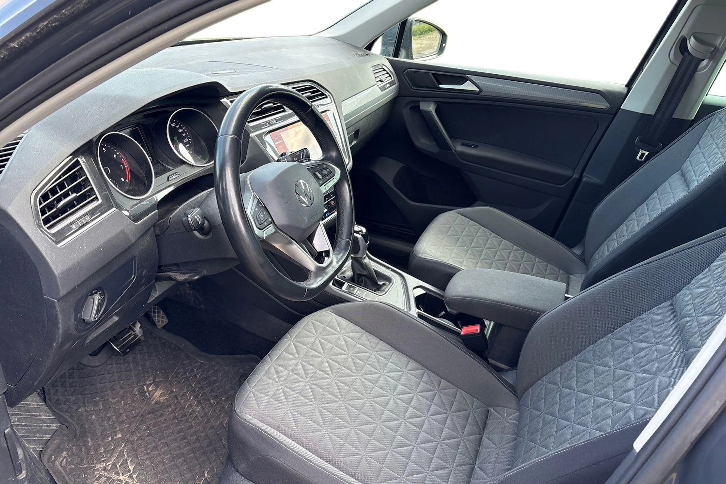 met. harmaa Volkswagen Tiguan 2024 kuva 3.