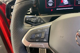 Oranssi Volkswagen Tiguan 2024 kuva 20.