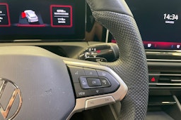 Oranssi Volkswagen Tiguan 2024 kuva 21.