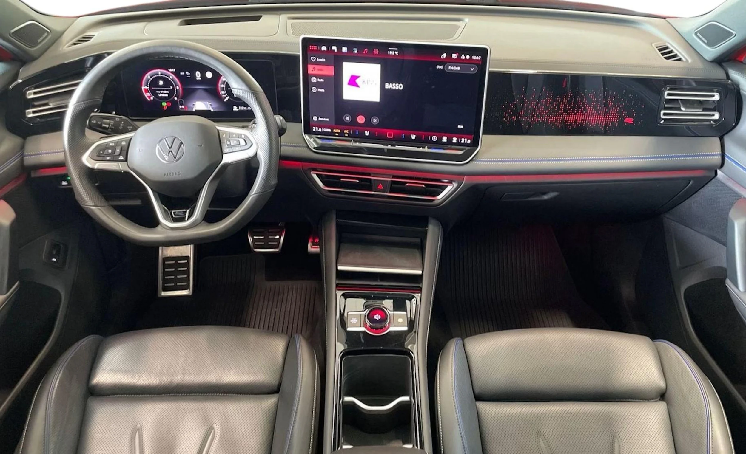 punainen Volkswagen Tiguan 2024 kuva 7.