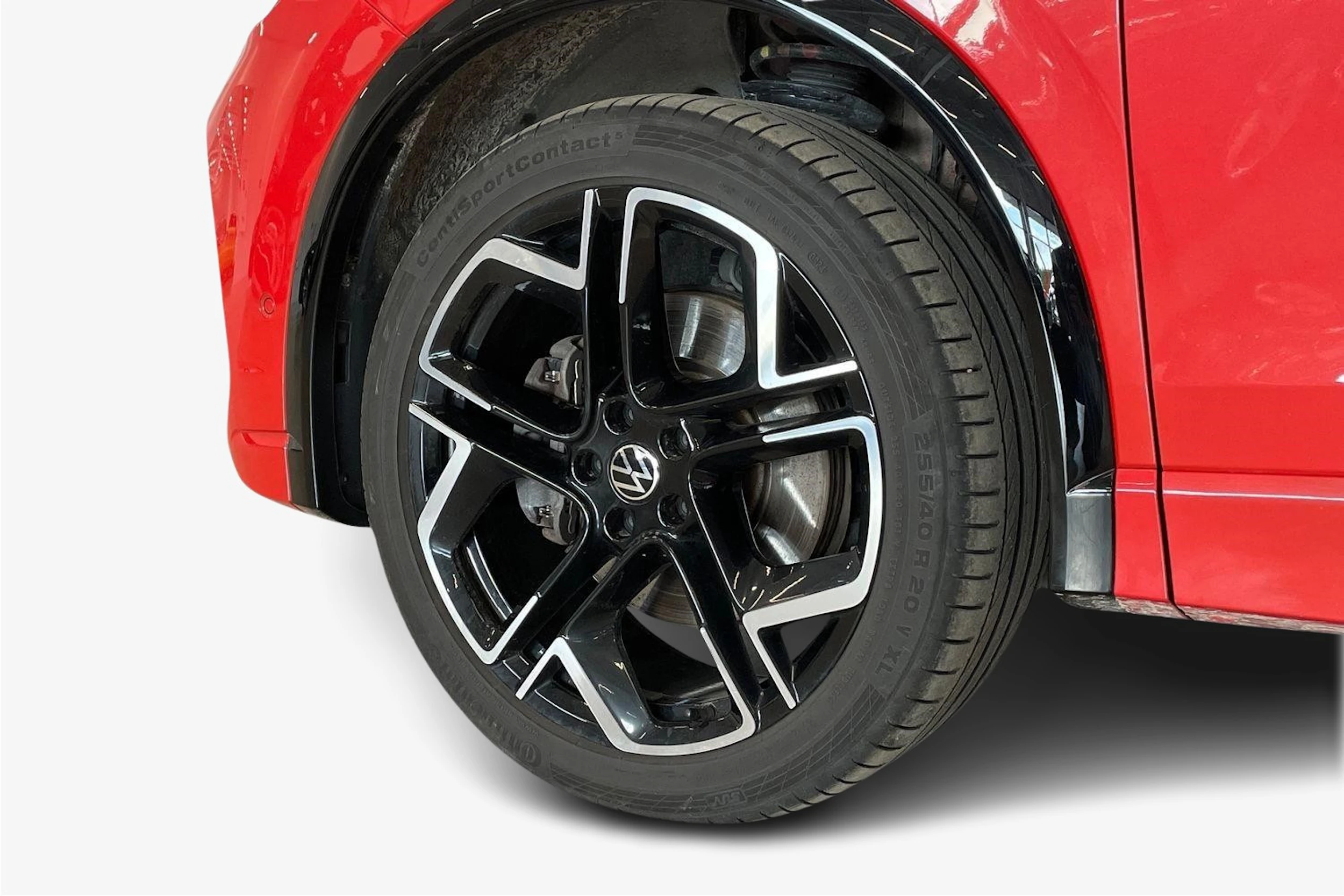 punainen Volkswagen Tiguan 2024 kuva 9.