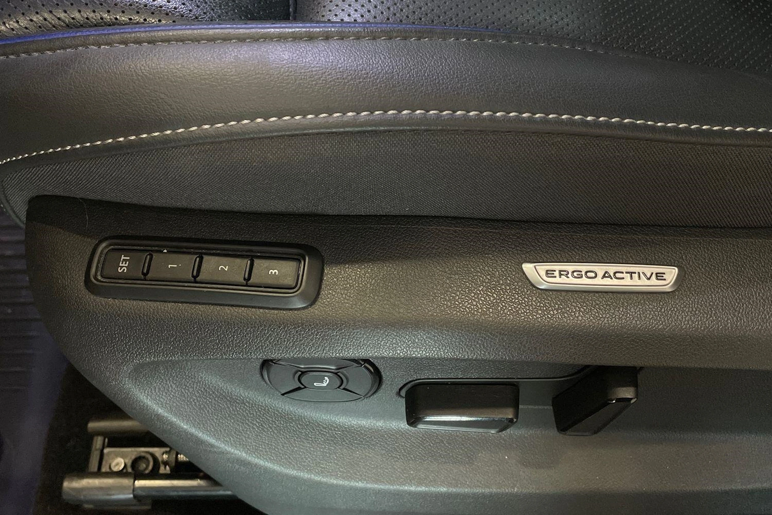 punainen Volkswagen Tiguan 2024 kuva 12.