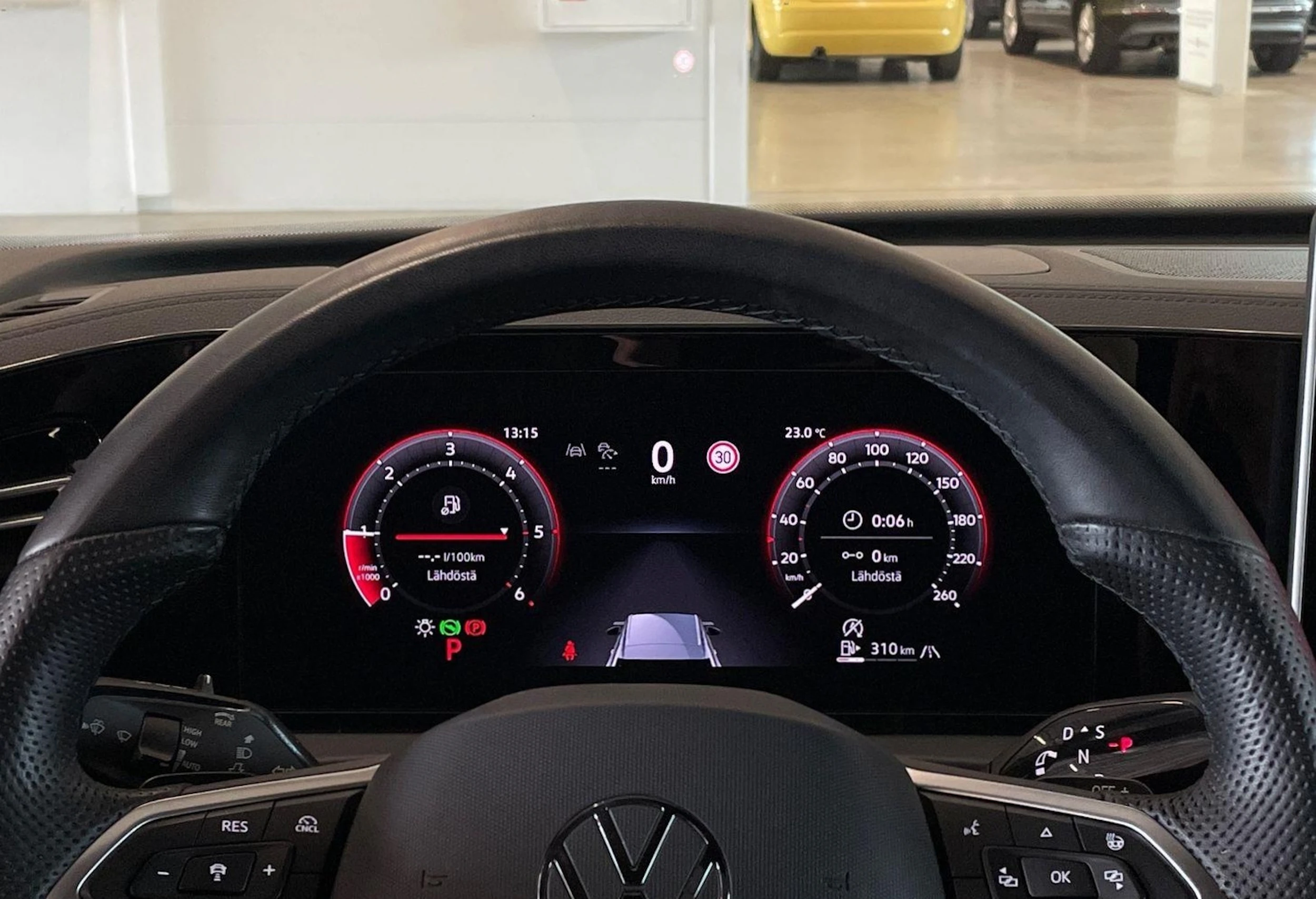 punainen Volkswagen Tiguan 2024 kuva 14.