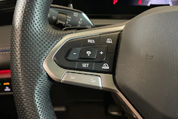 punainen Volkswagen Tiguan 2024 kuva 16.