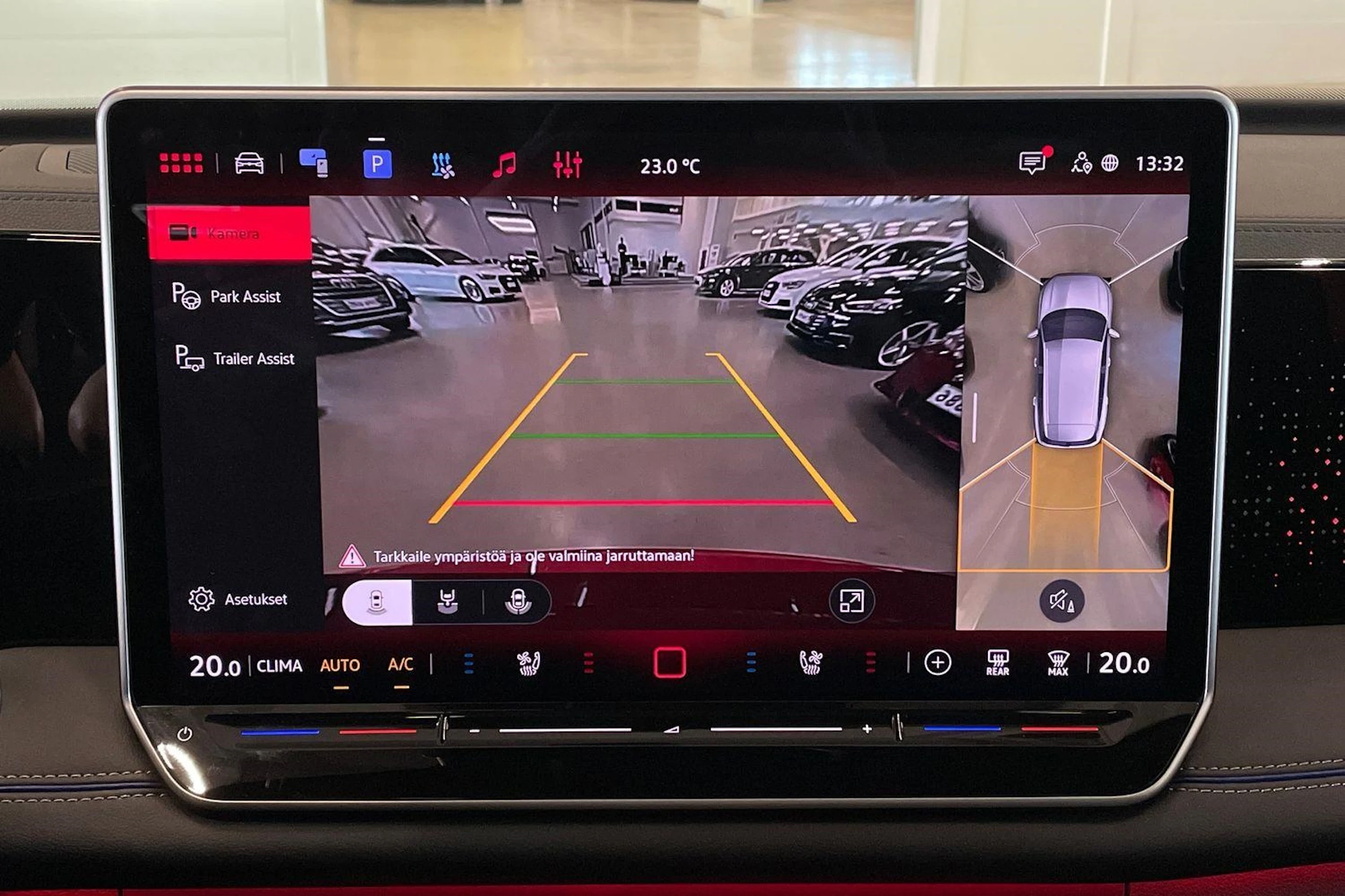 punainen Volkswagen Tiguan 2024 kuva 27.