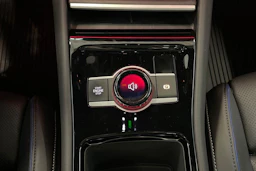 punainen Volkswagen Tiguan 2024 kuva 28.