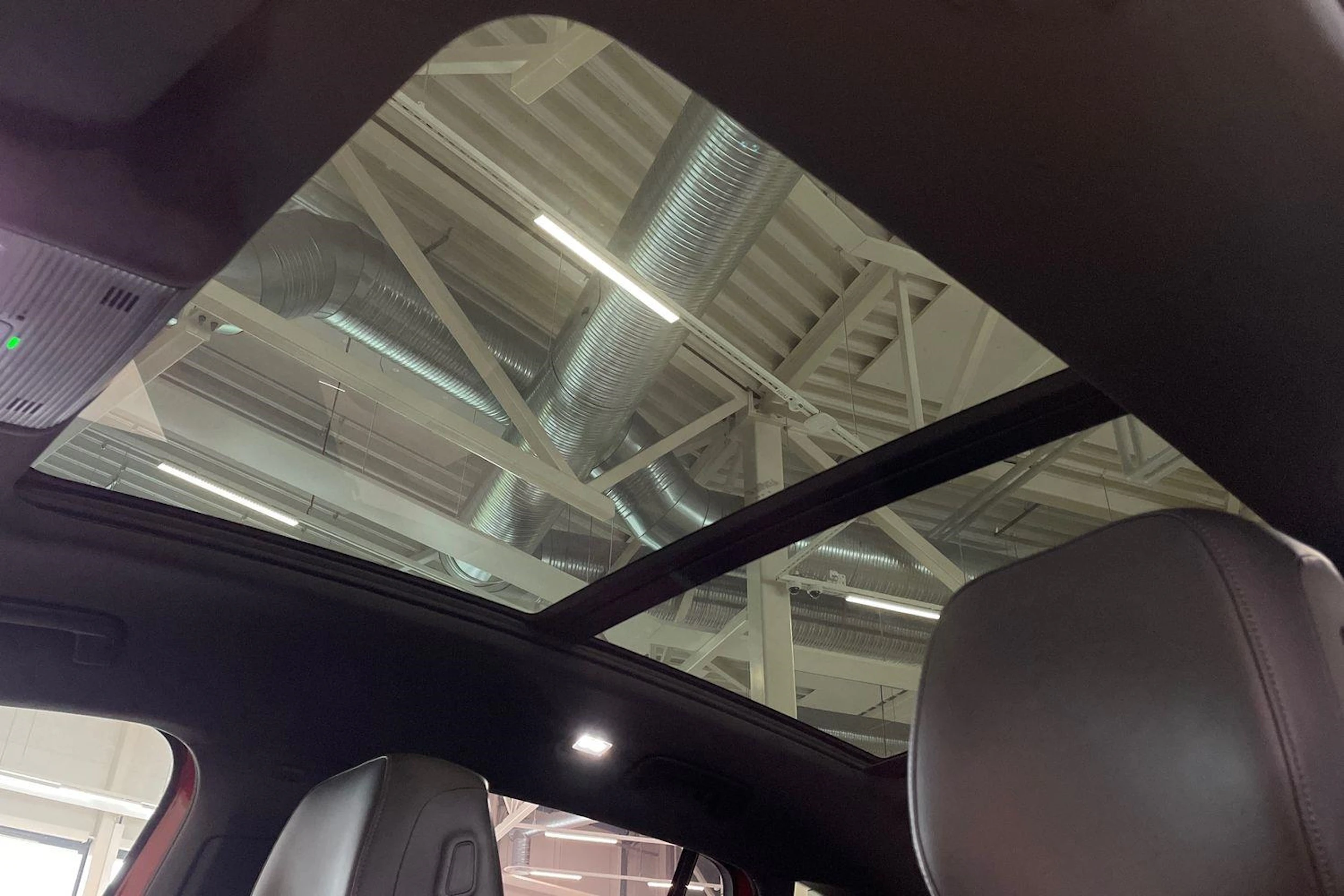punainen Volkswagen Tiguan 2024 kuva 30.